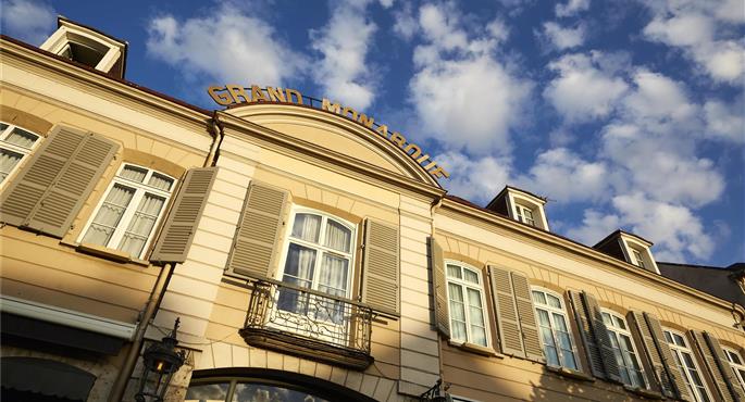 Esterni del Hotel & Spa Le Grand Monarque, BW Premier Collection - Chartres - 93032