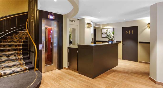 Hall del Best Western Plus Hotel de Dieppe 1880 a Rouen - 93098