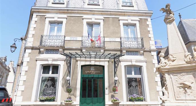 Esterni del Best Western Plus Hotel D'Angleterre - Bourges - 93478