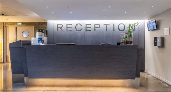 Hall del Best Western Plus Hotel Gergovie a Perignat Les Sarlieve - 93621
