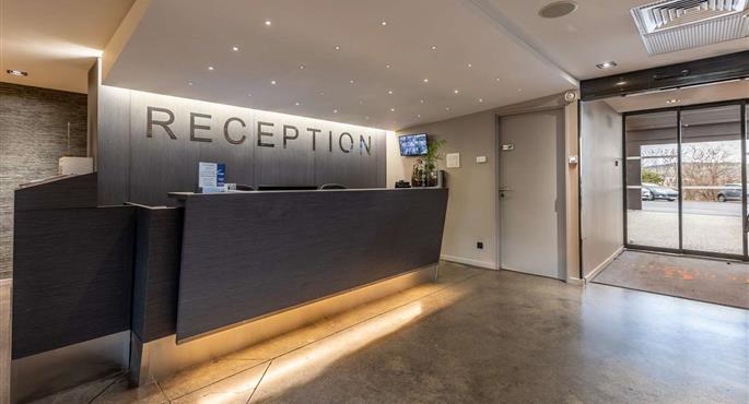 Hall del Best Western Plus Hotel Gergovie a Perignat Les Sarlieve - 93621