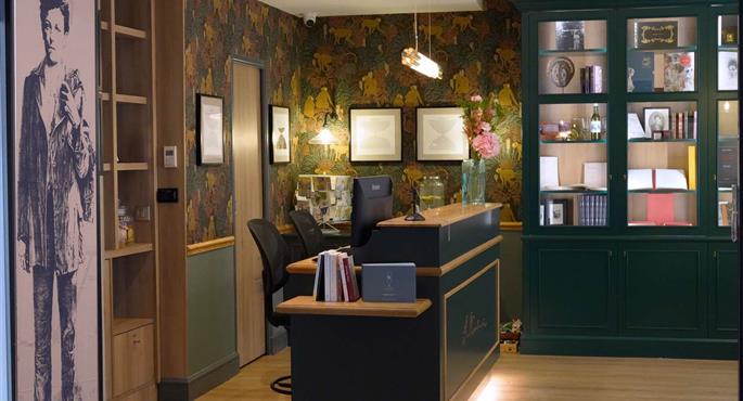 Hall del Hotel Litteraire Arthur Rimbaud, BW Signature Collection a Paris - 93728