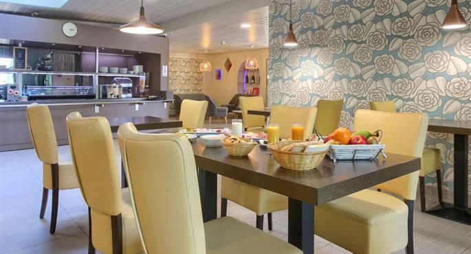 hotel saint-brice-courcelles 93888 f