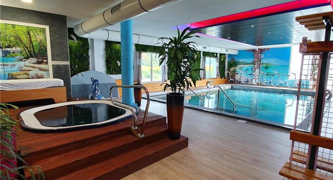 Piscina del Best Western Hotel & SPA Pau Lescar Aeroport - Lescar - 93900
