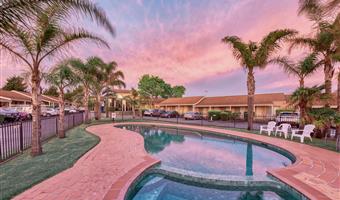 Camera del Best Western Airport Motel and Convention Centre - Attwood - 97388