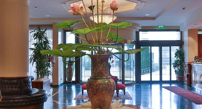 Hall del Best Western Hotel Globus City a Forlì - 98191