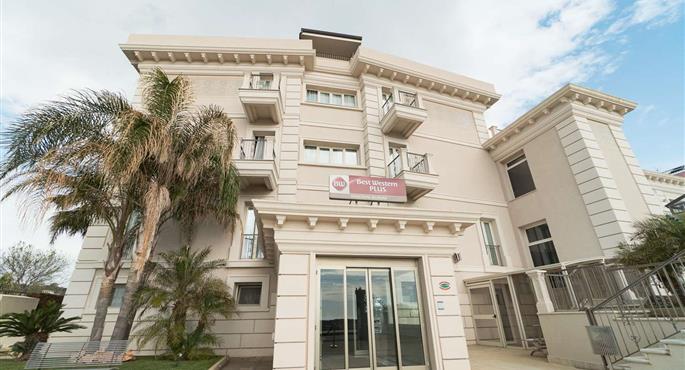 Esterni del Best Western Plus Hotel Perla del Porto - Catanzaro Lido - 98325