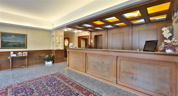 Hall del Best Western Titian Inn Hotel Venice Airport a Venezia Aeroporto Tessera - 98334