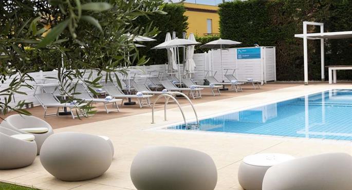 Piscina del Best Western Hotel Rome Airport - Roma Fiumicino - 98336