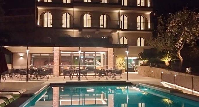 Esterni del Hotel Al Caminetto, WorldHotels Crafted - Torri del Benaco - 98431